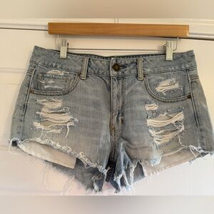 American Eagle - high rise- distressed shorts - vintage